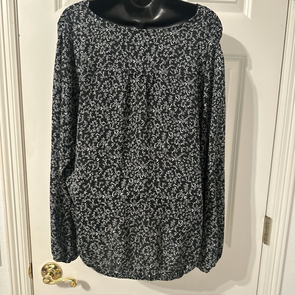 Chaus Black Monochrome Floral Top - Picture 4 of 5